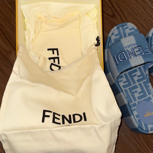 Fendi Denim Blue Embroidered Logo Platform Slide - Picture 4 of 7